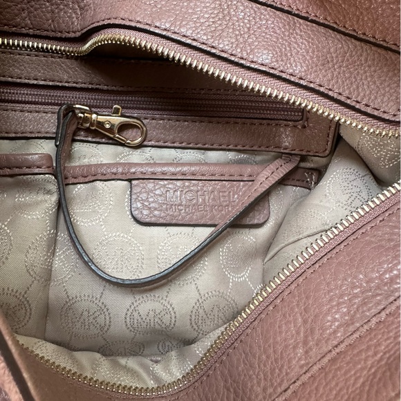 Michael Kors | Cinder Bedford Belted Large Hobo - Picture 11 of 11